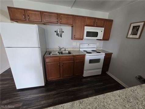 2331 E Market Street Akron OH 44312