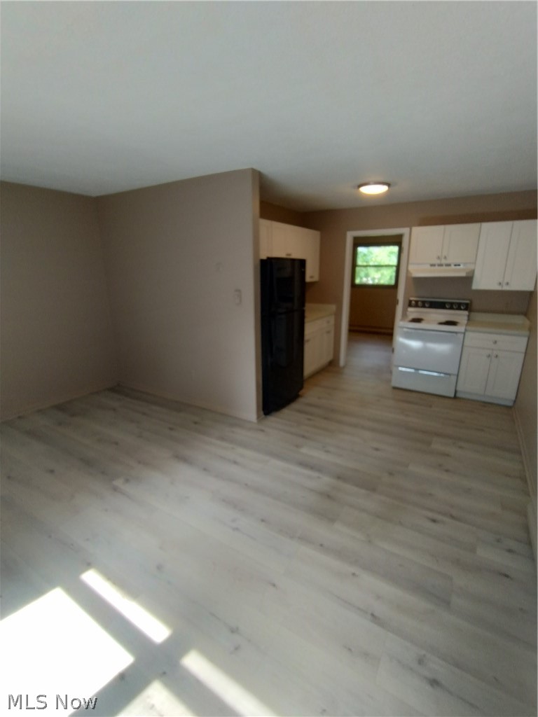 31 1/2 Elm Street Struthers OH 44471