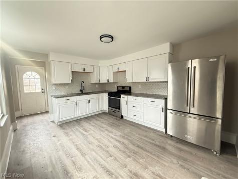 3876 W 17th Street Cleveland OH 44109
