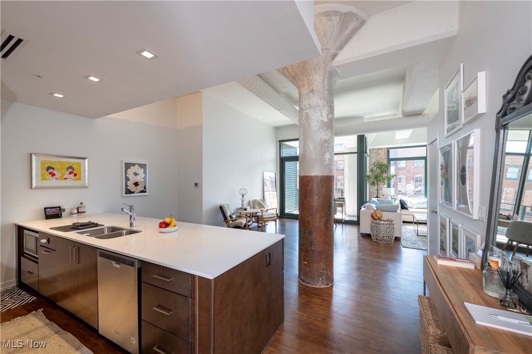 725 Johnson Court Cleveland OH 44113