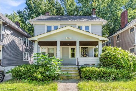 921 Helmsdale Road Cleveland Heights OH 44112