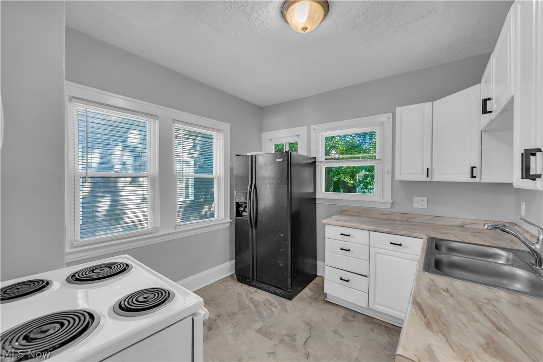 921 Helmsdale Road Cleveland Heights OH 44112