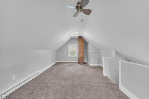 921 Helmsdale Road Cleveland Heights OH 44112