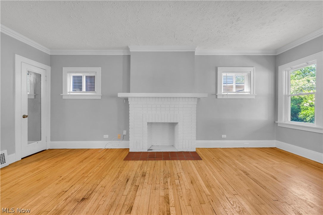 921 Helmsdale Road Cleveland Heights OH 44112