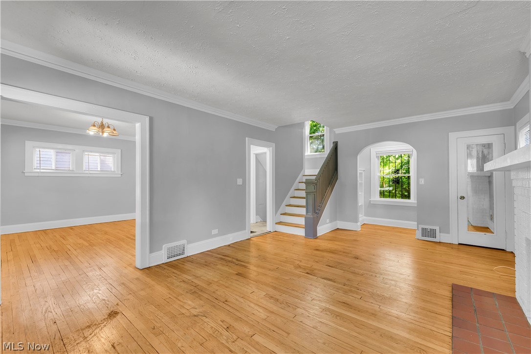 921 Helmsdale Road Cleveland Heights OH 44112