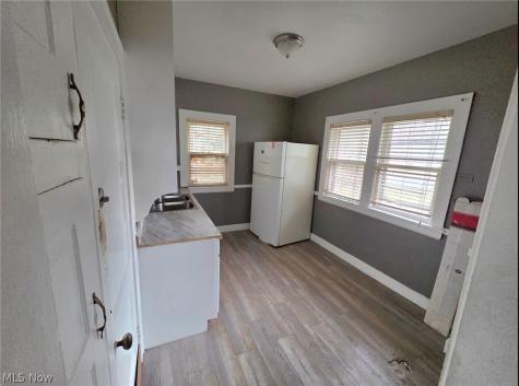 16902 Endora Road Cleveland OH 44112