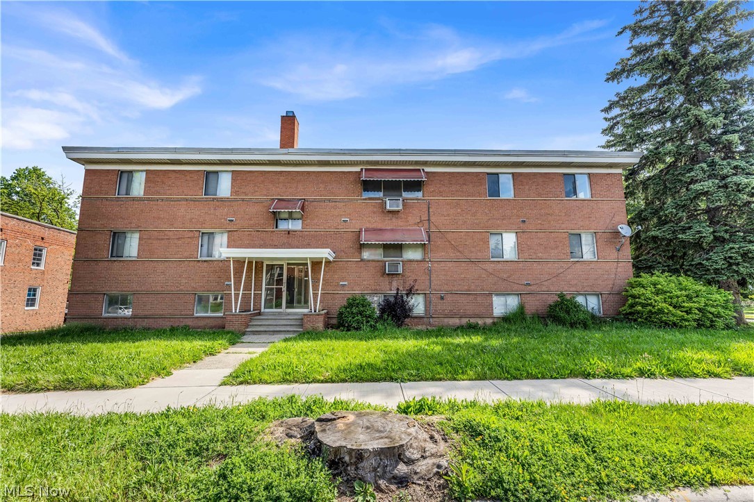 2537 Noble Road Cleveland Heights OH 44121