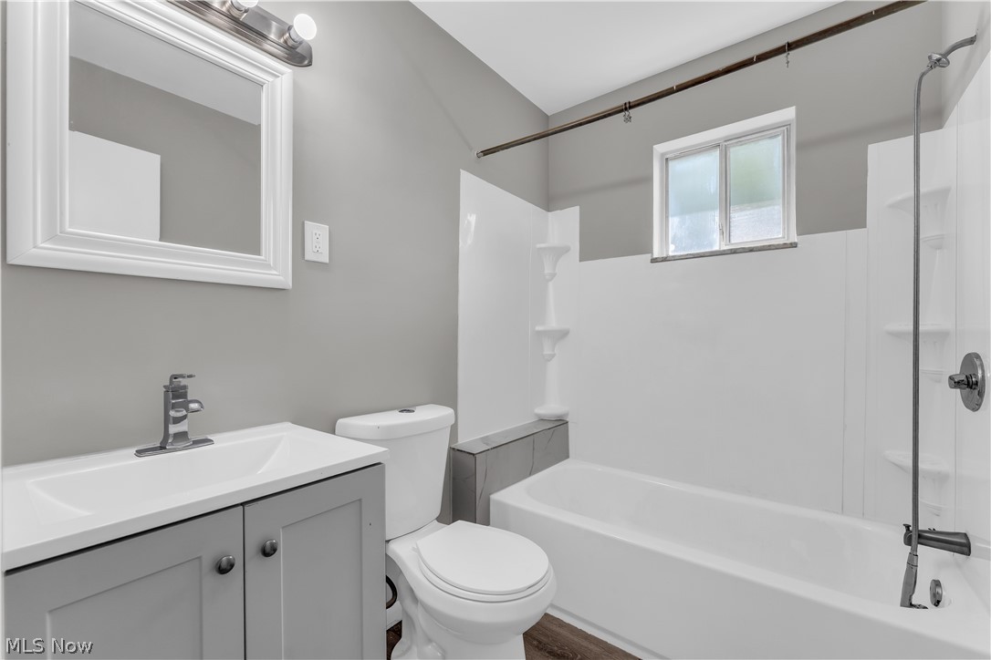 2537 Noble Road Cleveland Heights OH 44121