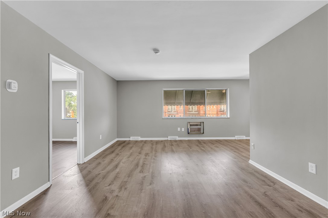 2537 Noble Road Cleveland Heights OH 44121