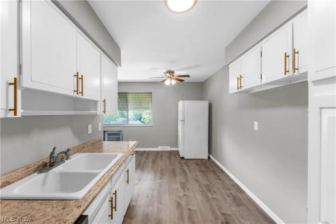 2537 Noble Road Cleveland Heights OH 44121