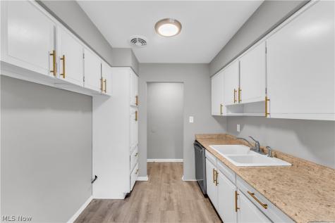 2537 Noble Road Cleveland Heights OH 44121