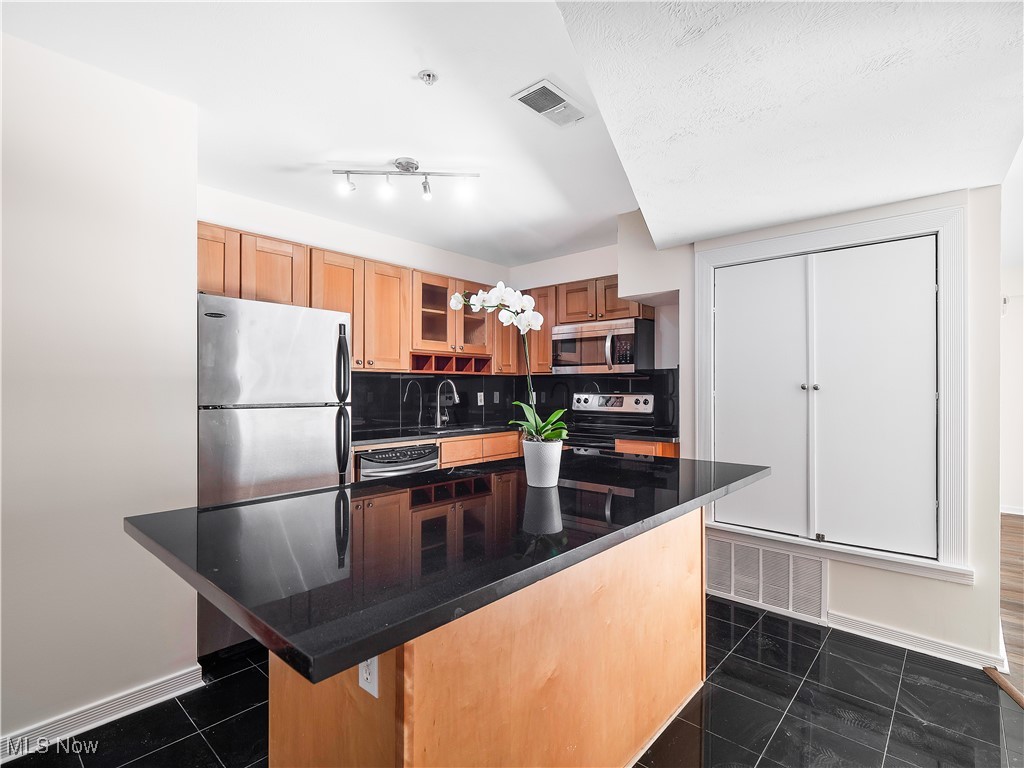 2222 Detroit Avenue Cleveland OH 44113