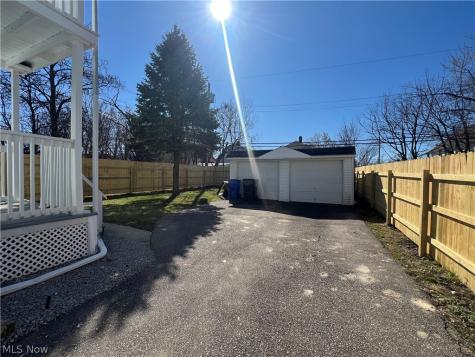 14208 Kingsford Avenue Cleveland OH 44128