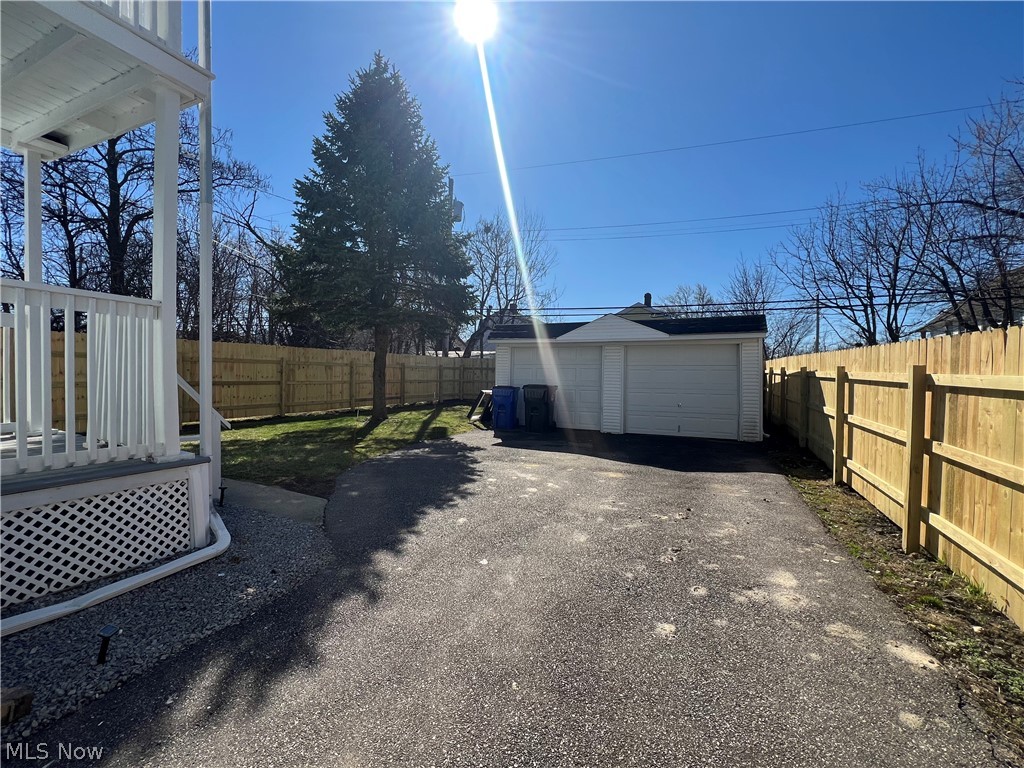 14208 Kingsford Avenue Cleveland OH 44128