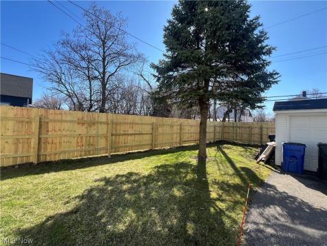 14208 Kingsford Avenue Cleveland OH 44128
