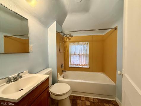 1307 Hathaway Avenue Lakewood OH 44107