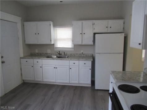 1530 Winchester Avenue Lakewood OH 44107