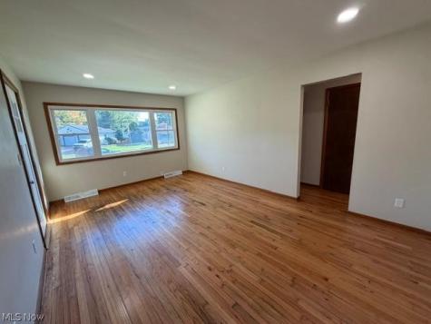 106 Andrea Boulevard Niles OH 44446
