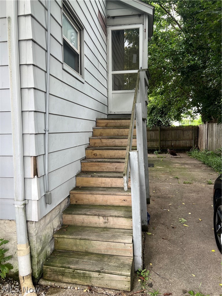 24 Elinor Avenue Akron OH 44305
