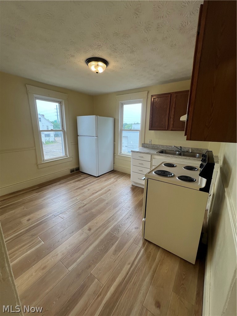 24 Elinor Avenue Akron OH 44305