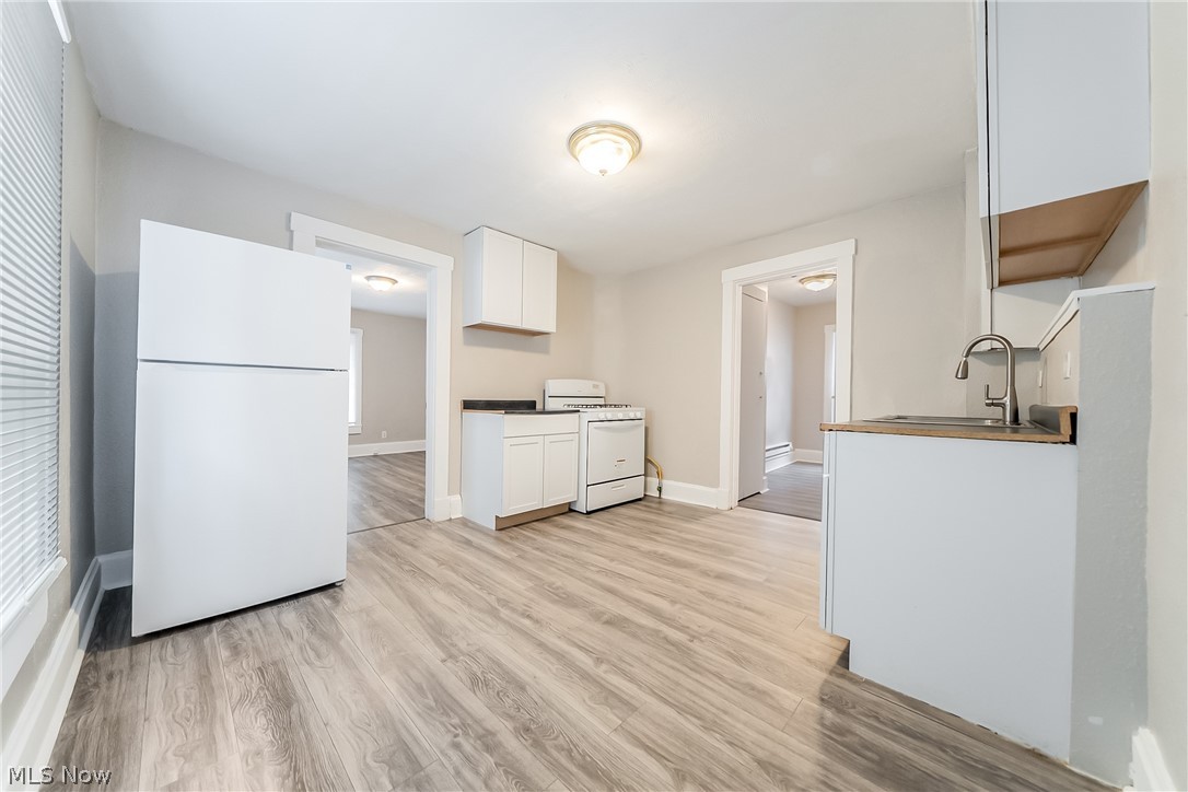2036 Lark Street Lakewood OH 44107
