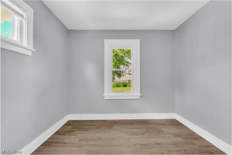 19409 Raymond Street Maple Heights OH 44137