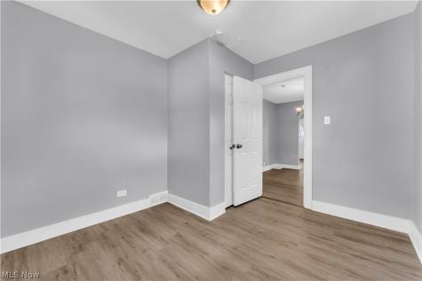 19409 Raymond Street Maple Heights OH 44137