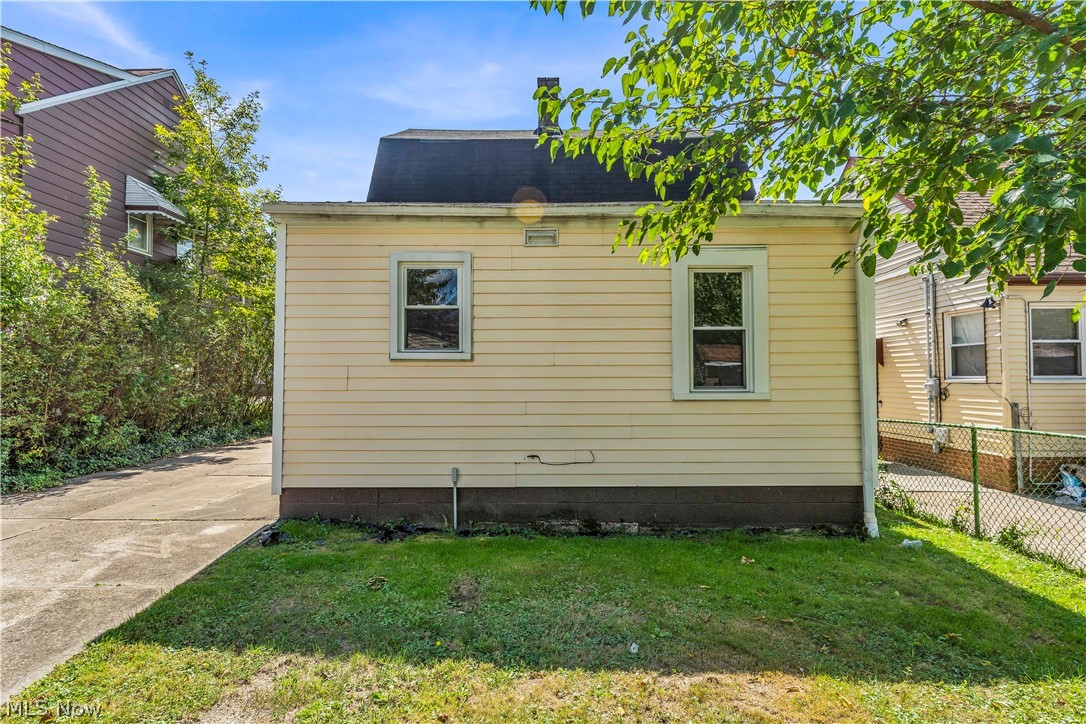 19409 Raymond Street Maple Heights OH 44137