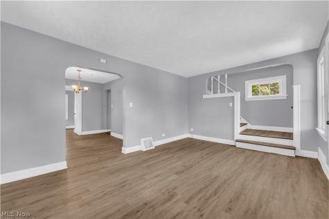 19409 Raymond Street Maple Heights OH 44137