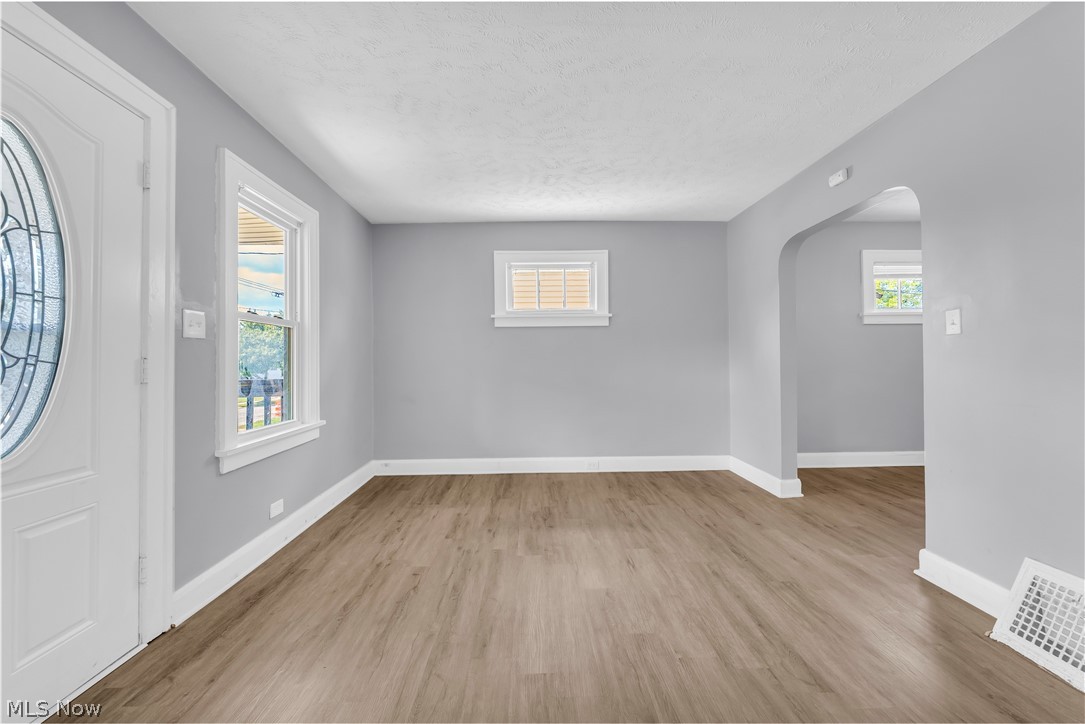 19409 Raymond Street Maple Heights OH 44137
