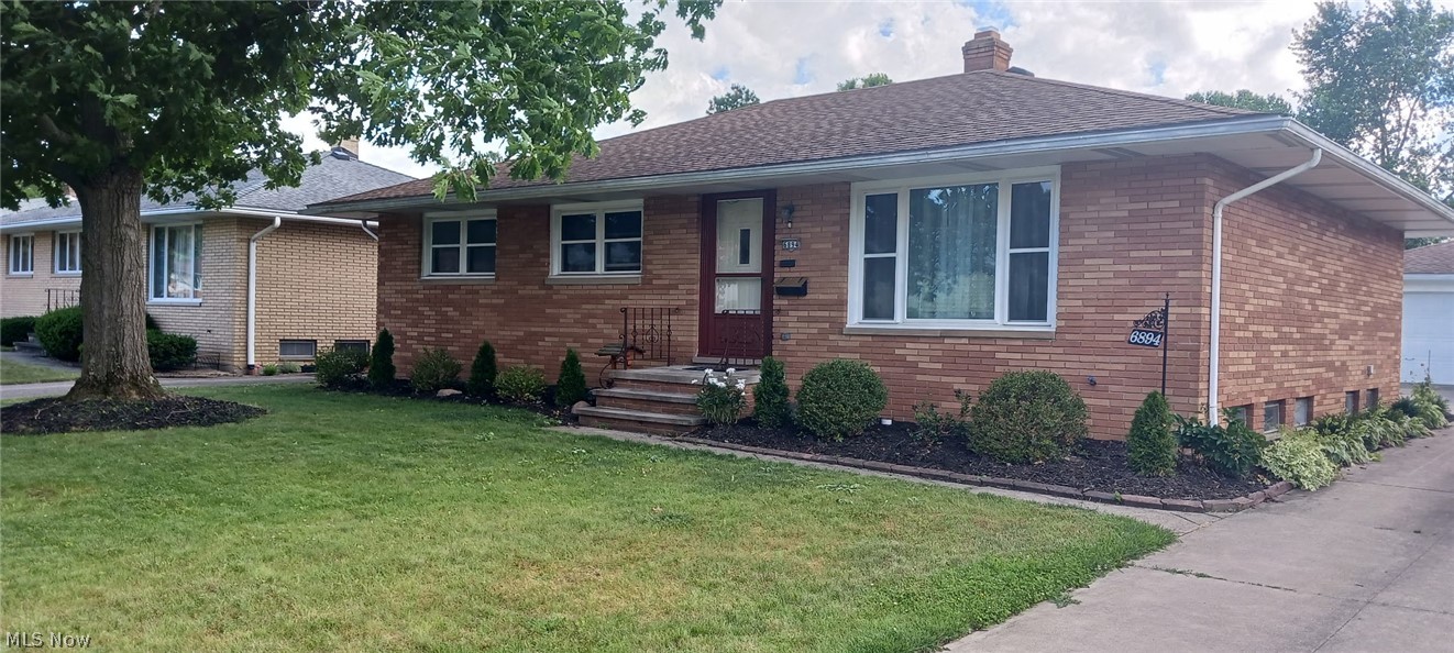 6894 Lalemant Drive Parma OH 44129