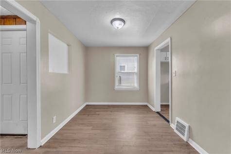 5461 Clement Avenue Maple Heights OH 44137