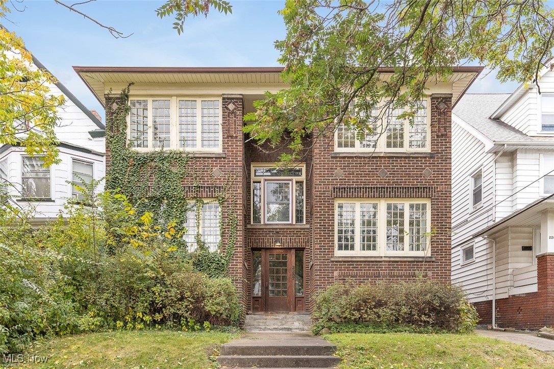 2257 Grandview Avenue Cleveland Heights OH 44106