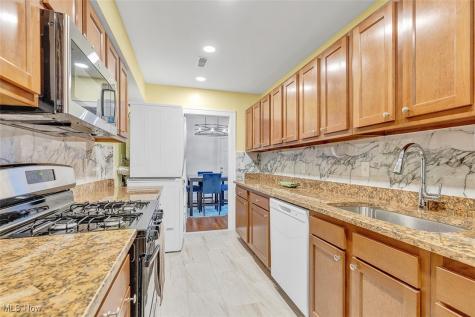 2257 Grandview Avenue Cleveland Heights OH 44106