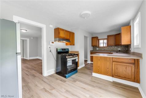 7210 Colgate Avenue Cleveland OH 44102