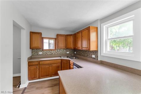 7210 Colgate Avenue Cleveland OH 44102