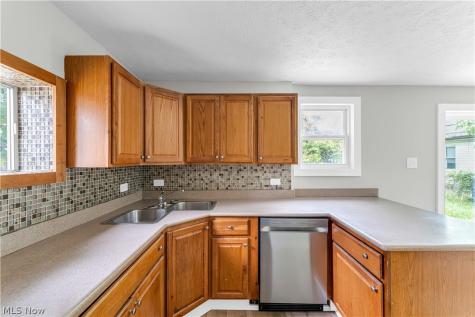7210 Colgate Avenue Cleveland OH 44102