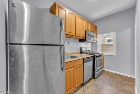 1873 W 47th Street Cleveland OH 44102