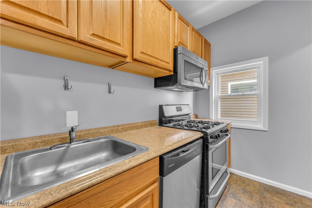 1873 W 47th Street Cleveland OH 44102