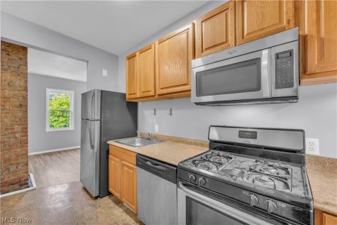 1873 W 47th Street Cleveland OH 44102