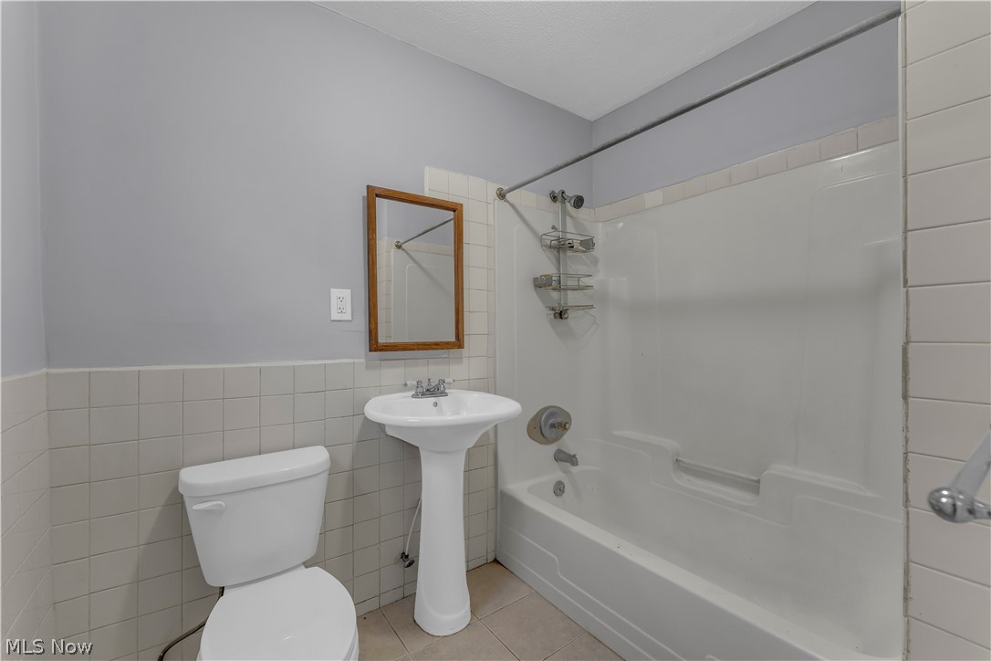 1873 W 47th Street Cleveland OH 44102