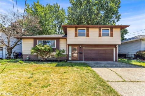13575 Starlite Drive Brook Park OH 44142