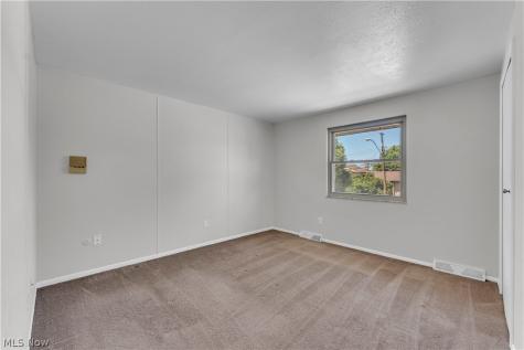 13575 Starlite Drive Brook Park OH 44142
