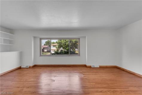13575 Starlite Drive Brook Park OH 44142