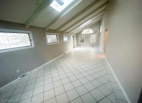 2079 S Green Road South Euclid OH 44121