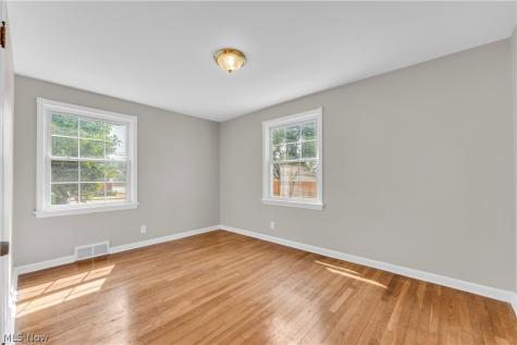 1187 Winston Road South Euclid OH 44121