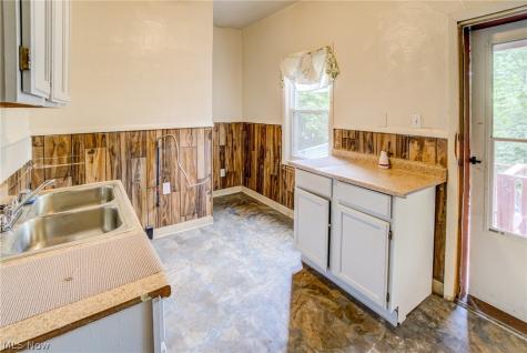 3467 E 149th Street Cleveland OH 44120