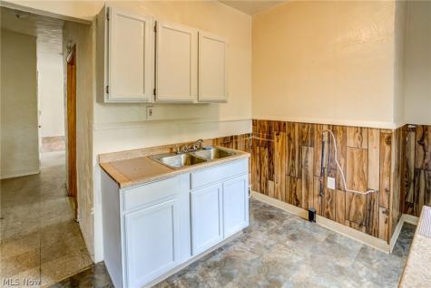 3467 E 149th Street Cleveland OH 44120