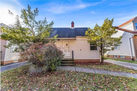 15700 Fernway Drive Maple Heights OH 44137