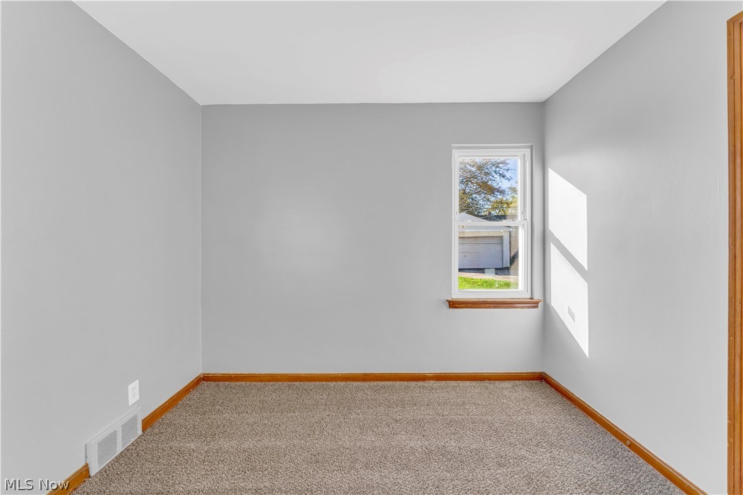 15700 Fernway Drive Maple Heights OH 44137